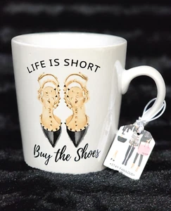 Amanda Greenwood perlmutt LIFE IS SHORT BUY THE SHOES Becher Tasse Valenteeno Geschenk - Bild 1 von 9