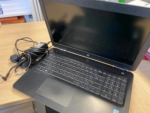 HP Pavilion 15-bc313nf 15.6" Core i5 I5-7200U 2.5 GHz 16 Go RAM 1.128 To SSD - Imagen 1 de 2