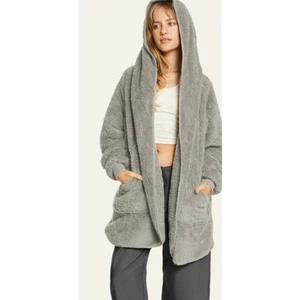Unhide x Netflix Cream Long Sleeve Fuzzy Blanket Shleepy Cardigan Unisex OS - Picture 1 of 8