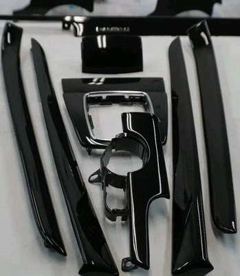 Audi B7 RS4 - Borde de fibra de carbono negro | Materiales avanzados de color Hypetex Foto 1 de 4