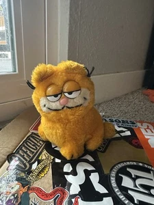 Peluche vintage Dakin Garfield gatto grasso seduto 1981 fumetti - Foto 1 di 3