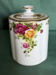 Royal Albert Old Country Roses Tea Caddie 5”1/2 X 3”1/2 - Picture 1 of 6
