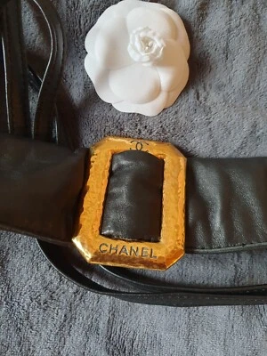 GROSSE BOUCLE DE CEINTURE CHANEL ACIER INOXYDABLE  MARTELE DORE NEUVE  - Photo 1/4