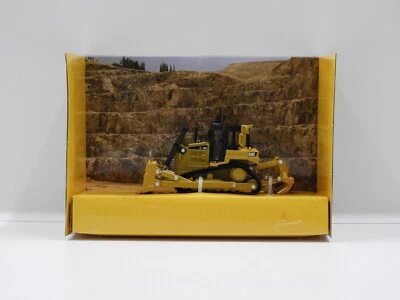 1:64 Cat D6R Track-Type Tractor Diecast Masters 85691 - image 1 of 2