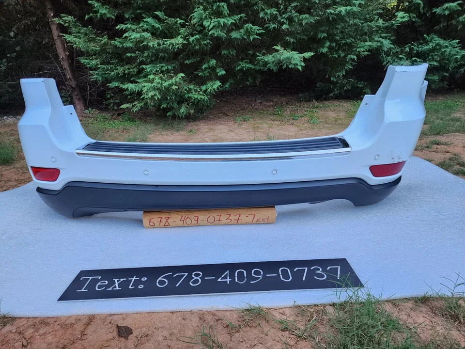 Cubierta de parachoques trasero Jeep Grand Cherokee 2011-2022 OEM. SIN ENVÍO. 1VQ65TRMAA-B Foto 1 de 4