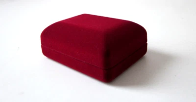 Luxury Burgundy Velvet Necklace Pendant Gift Box-Bargain Price-W09-FAST DISPATCH - Image 1 of 4