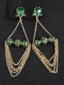 Vogue Jewelry Earrings CLIP ON Goldtone 1960 Emerald Color Rhinestones Dangle - Picture 1 of 17