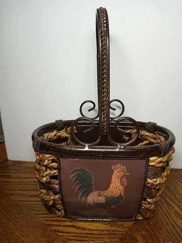 MEATAL BASKET WITH ROOSTER  Wood Details And Rooster Design 8'' Cover