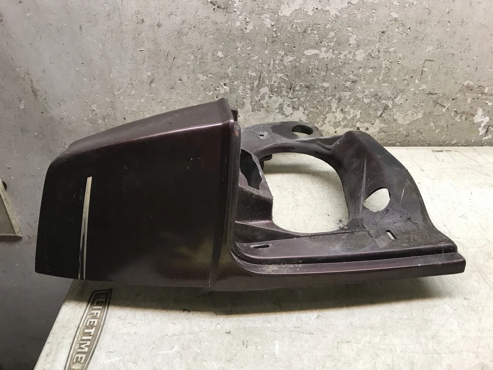 Tapa de extensión de luz trasera izquierda Mercury Grand Marquis 88 89 90 91  Foto 1 de 3