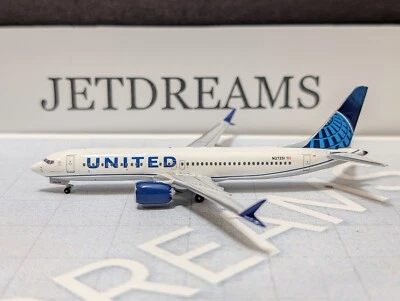 1/400 UNITED AIRLINES BOEING 737-MAX 8 18'S EVO BLUE COLORS N27251 AEROCLASSICS - Image 1 of 4