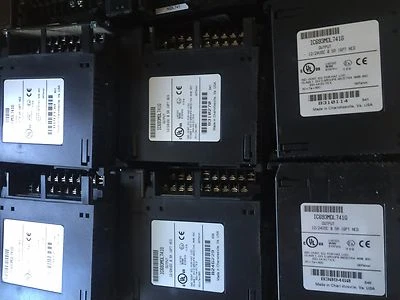 GE Fanuc IC693MDL741G Output Module 12/24VDC .5A 16PT Neg - Image 1 of 4