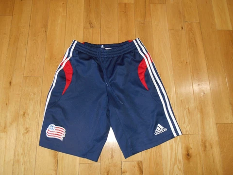 Adidas Clima365 NEW ENGLAND REVOLUTION Soccer Shorts Mens size Small MLS Cover