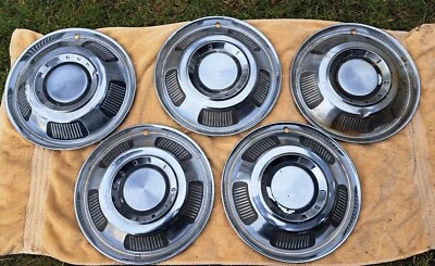 JUEGO DE 5 CUBIERTAS DE RUEDA MERCURY COMET 1966 1967 14" 4 TAPACUBOS 66 67  Foto 1 de 4