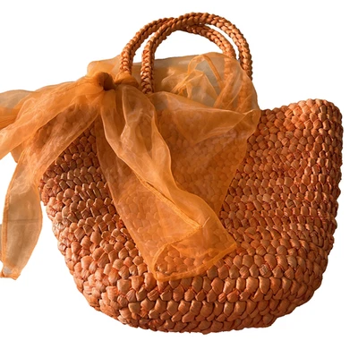 Женская наплечная сумочка Bijoux Terner оранжевая однотонная соломенная с бантом на кнопках - Изображение 1 из 4