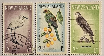 New Zealand 1961+ "Native Birds", 🦜 3 Used Stamps, Quick & FREE SHIPPING! - Image 1 of 4