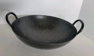 Crate & Barrel印度盛宴锤铁碗带手柄 — 第 1/4 张图片