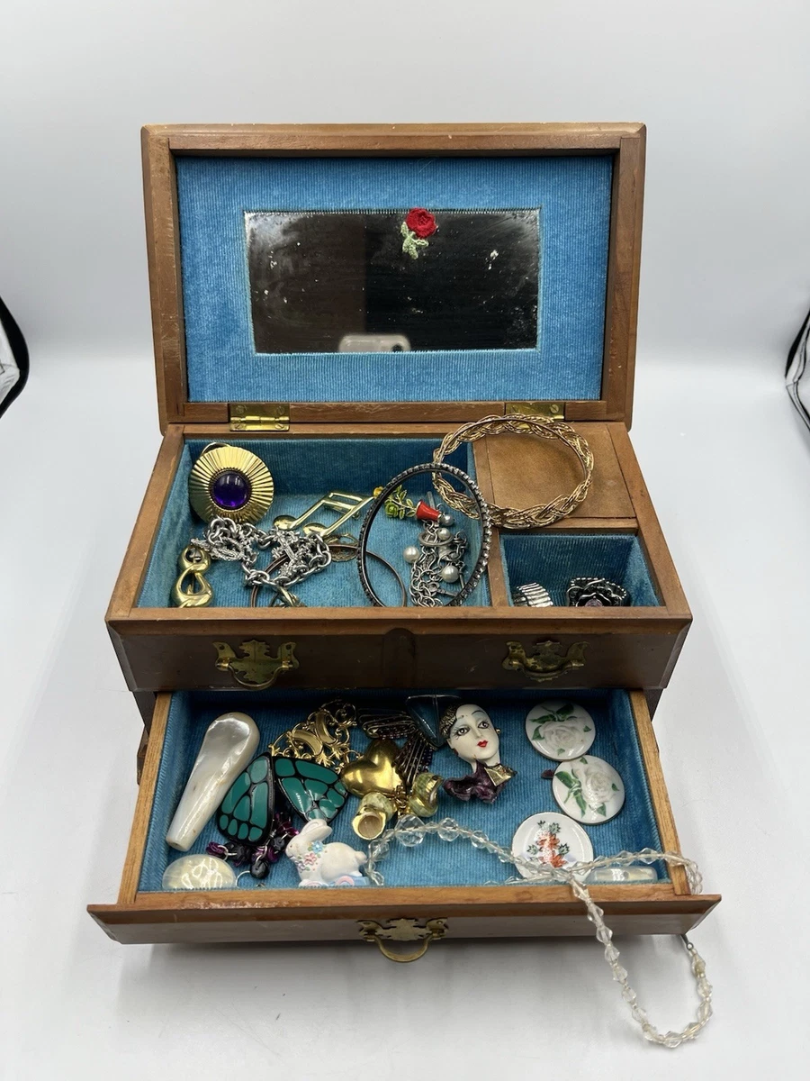 Japanese Jewelry Box In Collectible Music Boxes (1940-1970) for