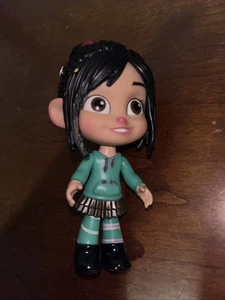 Thinkway Disney’s Wreck It Ralph Sugar Rush Vanellope Von Scheweetz 4” in Figur - Bild 1 von 2