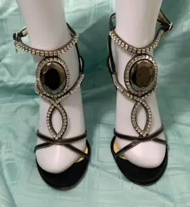 VERSACE SCHWARZ Strass Schmuck Absätze Knöchelriemen offene Zehenpartie Leder Gr. 7/37 LESEN - Bild 1 von 17