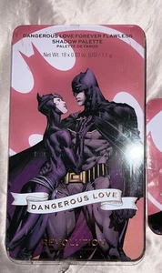 Revolution Batman Cat women Dangerous Love Eyeshadow Palette - Picture 1 of 3