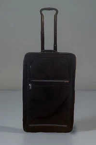 TUMI Alpha G4 22022D4 22” negro vertical rodante llevar con funda para ropa, bonito - Imagen 1 de 23