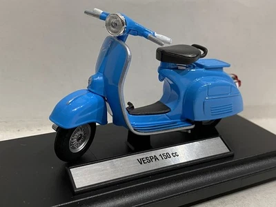 1:18 Vespa 150 cc Welly Legendary bikes Diecast Bike Motorcycle - Image 1 of 4