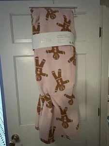 Manta de Navidad Pink Gingerbread Man Oh Snap Pastel Candy Land Nueva con Etiquetas - Imagen 1 de 7