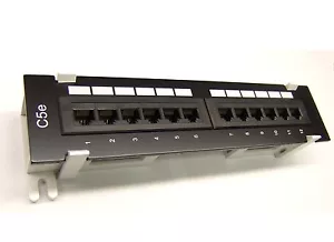 NUOVO CAT5e 12 Porte Patch Panel RJ45 110 Rete Mini Superficie Supporto a Parete Staffa - Foto 1 di 3
