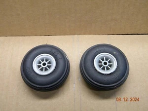 2 1/4" Du Bro Treaded Wheels - Picture 1 of 2