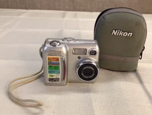 Nikon Coolpix 775 Digital Camera w/ Battery UNTESTED - Picture 1 of 7
