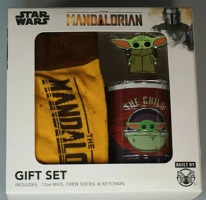 Star Wars El Niño Mandaloriano Juego de Regalo 3 Piezas Llavero Calcetines 12oz Taza Disney - Imagen 1 de 8