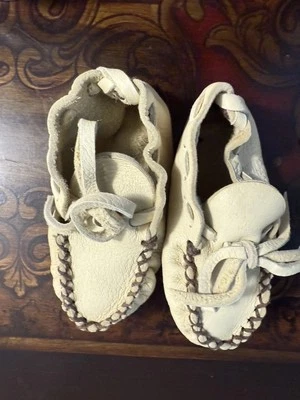VINTAGE Leather Moccasins Infant size 2 Beige Tan Good Quality Buttery Soft - Image 1 of 4