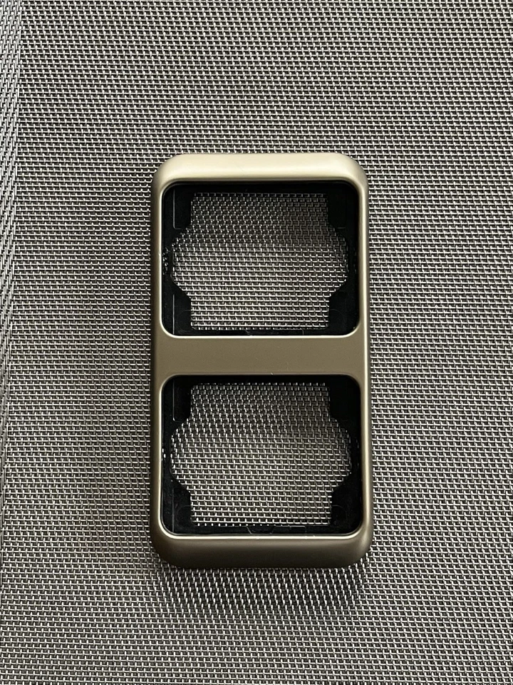 Busch-Jaeger alpha nea bronze Abdeckrahmen 2-fach senkrecht - Bild 1 von 1