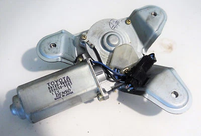 Toyota Previa MK1 2.4L Petrol - Rear Window Wiper Arm Motor  - Image 1 of 3