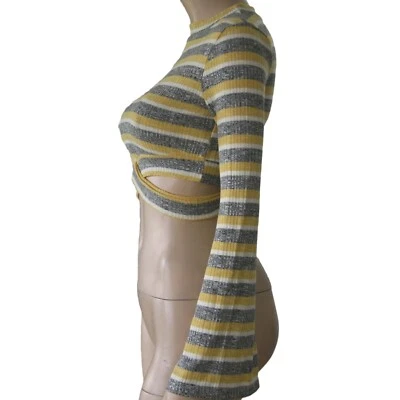 Top corto tejido para mujer Illa Illa mangas acampanadas rayas cintura recortadas Foto 1 de 4