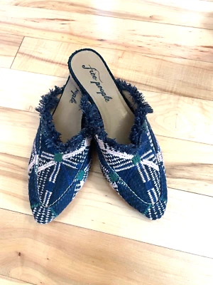 Free People Mules Flats Tapeçaria Gráfica Pontiaguda Franja Boho Azul Rosa Verde 10 - Imagem 1 de 4
