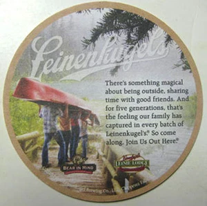 LEINENKUGEL'S Join Us Out Here montaña rusa, estera, gente con canoa WISCONSIN 2010 - Imagen 1 de 2