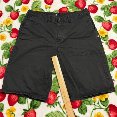 Pantalones cortos chinos negros relajados DC Shoes Worker Foto 1 de 3