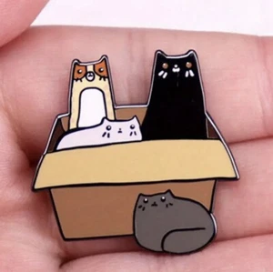Cute 4 Cats And A Box Enamel pin badge - Picture 1 of 11