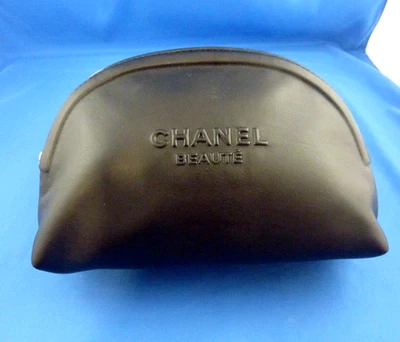 Bolsa de maquillaje Chanel Beaute Foto 1 de 4