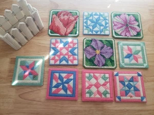 Vintage Nadelspitze Untersetzer Handarbeit Kreuzstich 10er Set mit Halter Blumen - Bild 1 von 13