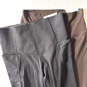 2 OFFLINE By Aerie M Medium Real Me XTRA High Waisted Bootcut Flare Legging - Picture 1 of 16