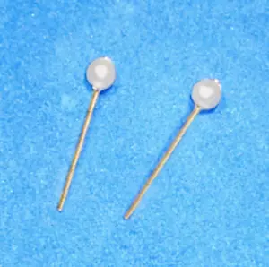 Dreamz REPRODUCCIÓN VINTAGE de PENDIENTES STUD PERLA BLANCA Oro para muñeca Barbie - Imagen 1 de 4