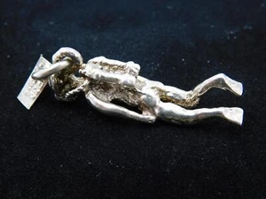 Dije colgante de buzo de plata de ley 925 5,6 gramos - Imagen 1 de 3