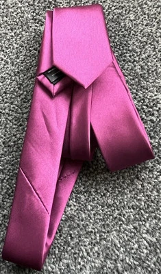 Mens Skinny Pink Smart Formal Event Tie 1.6" Wide 55" Long - Image 1 of 3