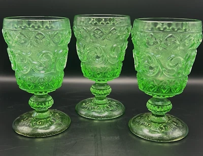 Antiguo Baccarat Arabesco Uranio Verde Vidrio 1800 Lote de 3 BRILLOS Excelente Foto 1 de 4