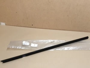 Sello de moldura de puerta interior trasera derecha Vauxhall Opel Astra G 9100276 genuino NUEVO - Imagen 1 de 9