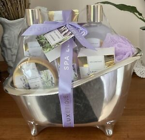 Spa Luxetique Spa Gift Set Lavender Bath Gift Set for Women 7pcs .