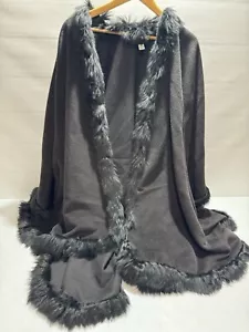 Vtg Women's Peruvian Connection Black Cape Shawl Alpaca Wool Fur Trim One Size - Picture 1 of 5