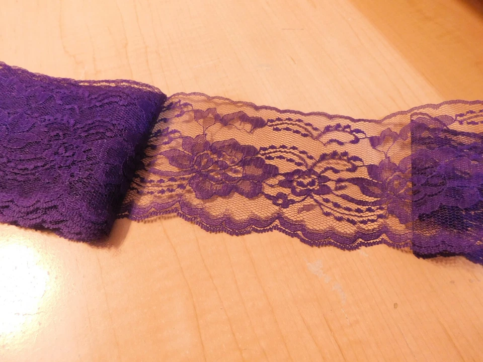 Raschel festoneado 4" encaje ribete púrpura 20 yardas. (Poliéster) Foto 1 de 1